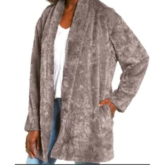 ASTR the Label Women's Skylar Faux Fur Open Front Jacket Medium Brown Revolve - Picture 1 of 9